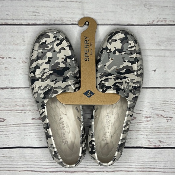 Sperry Other - NWT Sperry Original Authentic Flat Boat Slides Sz 9 Camouflage!